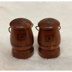 VTG Wood Lantern Whiteface Mountain “tchotchkes” Salt & Pepper Shakers Tourist